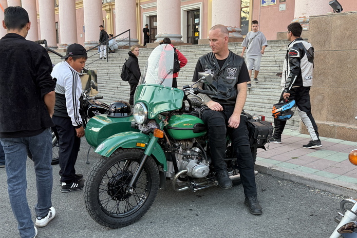 В Усть-Каменогорске прошла выставка ретро-автомобилей